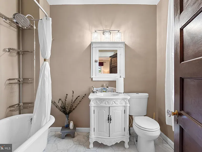 1501 Crittenden St NW — Photo 34