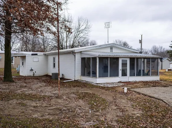 19856 Cruiser Dr, Carlyle, IL 62231