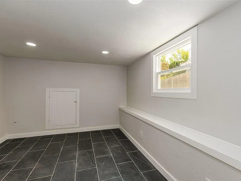 330 Broadmoor Blvd — Photo 18