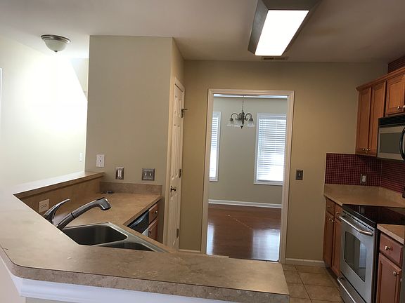 4th image of 311 Dove Field Ct