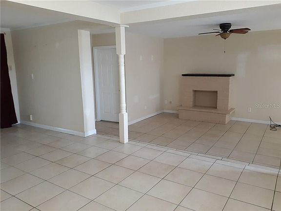 3rd image of 929 East Ave
