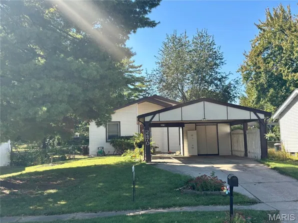 2470 Jenkee Dr, Florissant, MO 63031