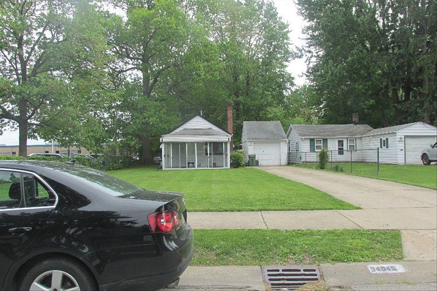 1st image of 34046 Glen Dr