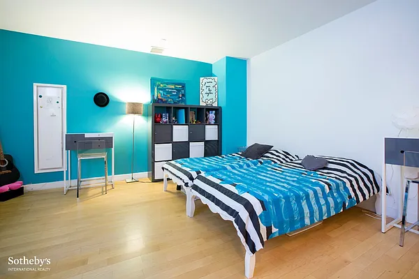 Sold by Sotheby's International Realty | media 41