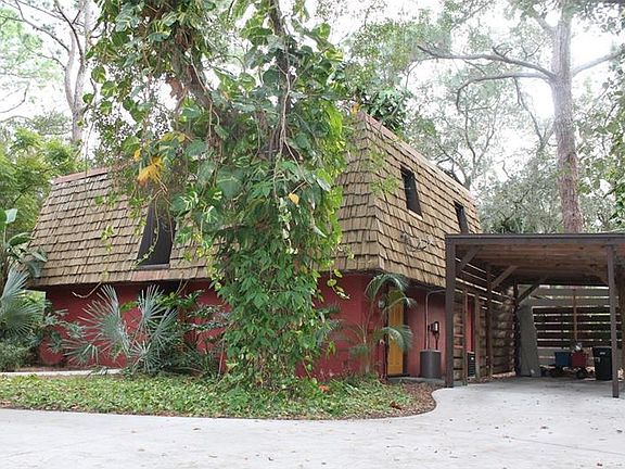 2nd image of 2310 Wells Ave