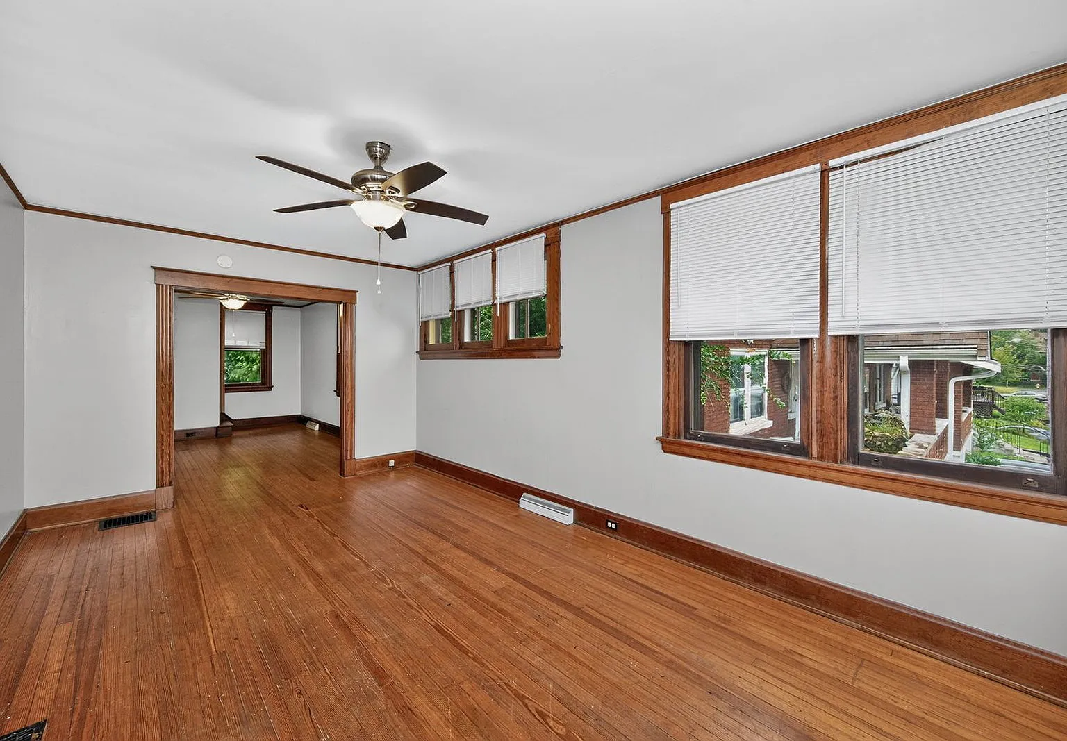 3 bed, 1.0 bath, $2,395 — Photo 2