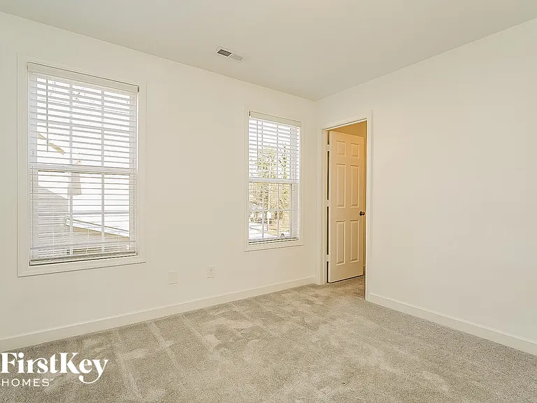 1816 Yarbrough Dr — Photo 12
