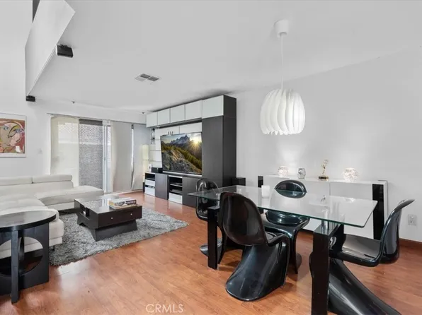 6036 Hazelhurst Pl APT C, North Hollywood, CA 91606