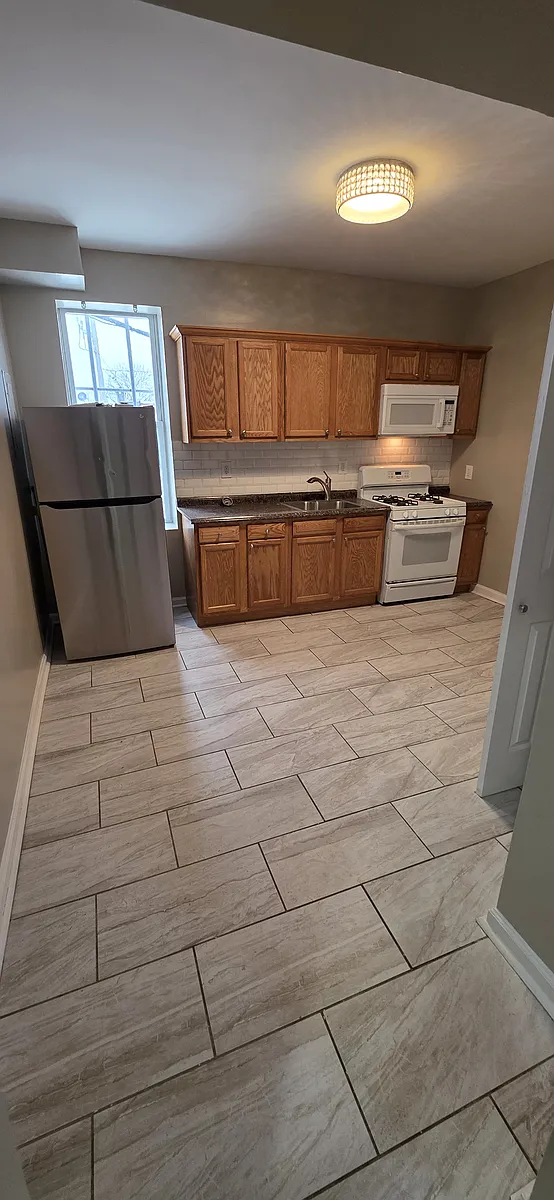 Building Photo - 3406 Belair Rd #2