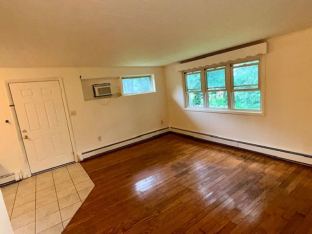2 bed, 600 sqft, $1,950 — Photo 3