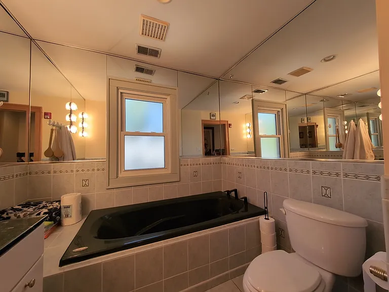 417 N Hough St — Photo 11