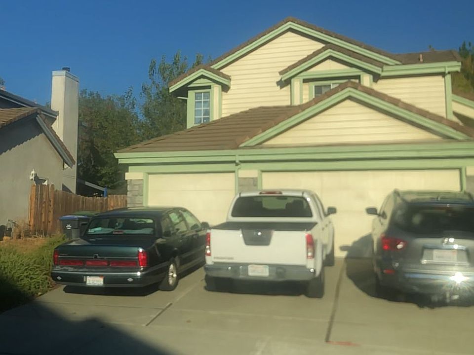 2nd image of 3002 Peppertree Dr