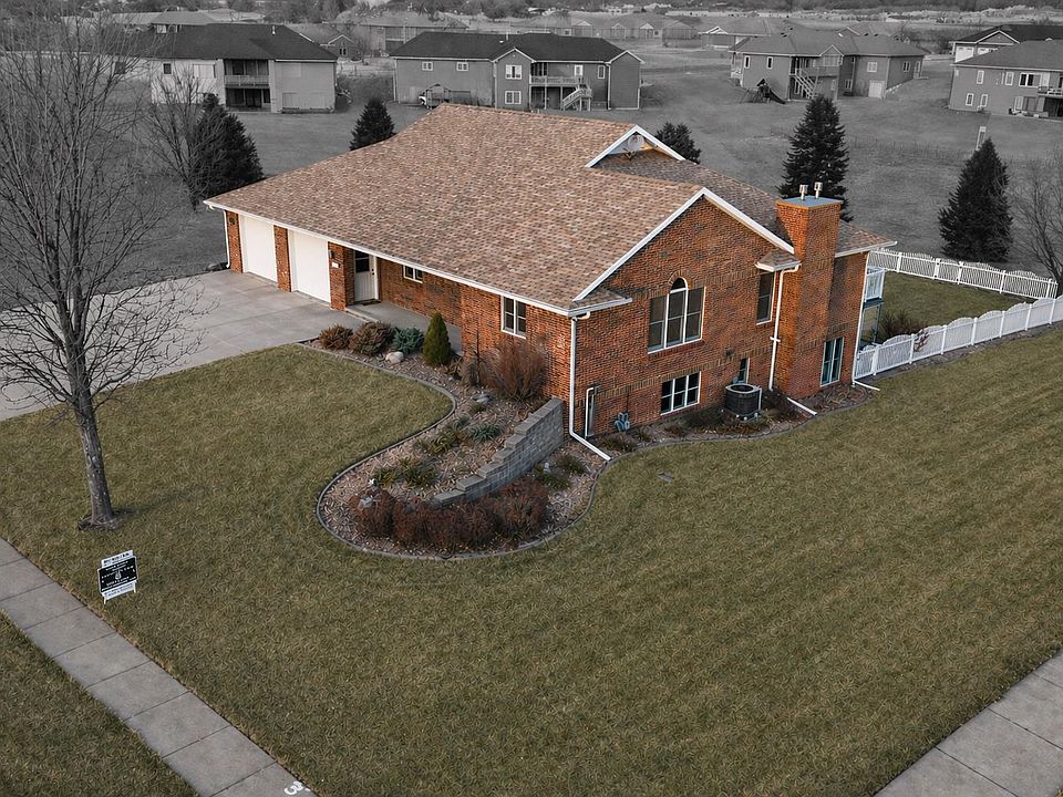 1st image of 614 Lenard Ave