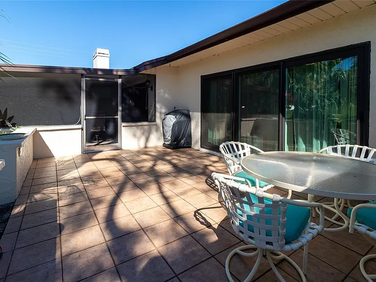 4660 La Jolla Dr — Photo 29
