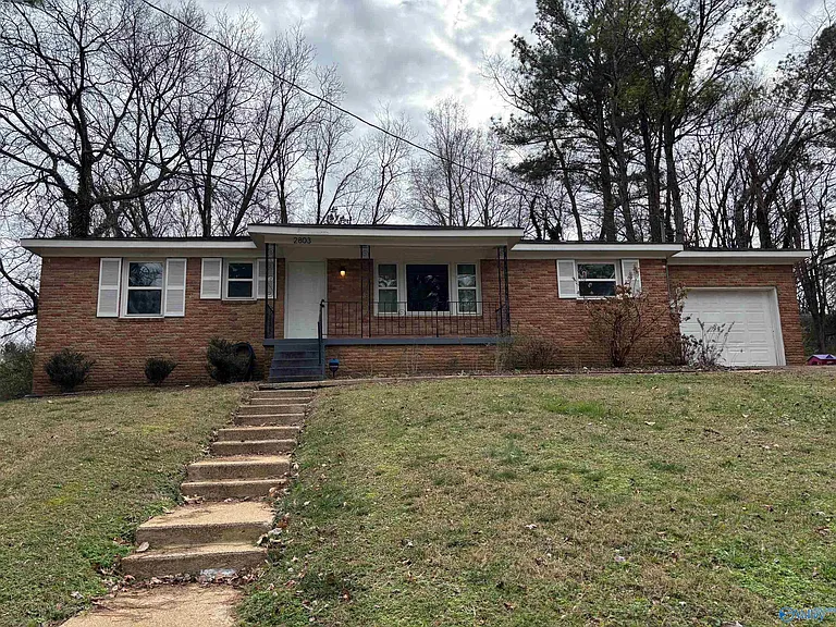 2803 Hester Ln NW — Photo 2