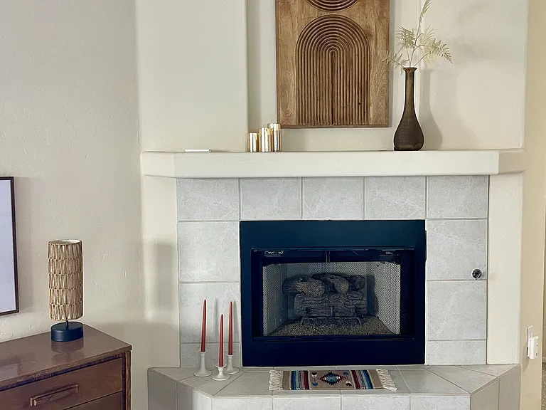 Fireplace, high ceiling