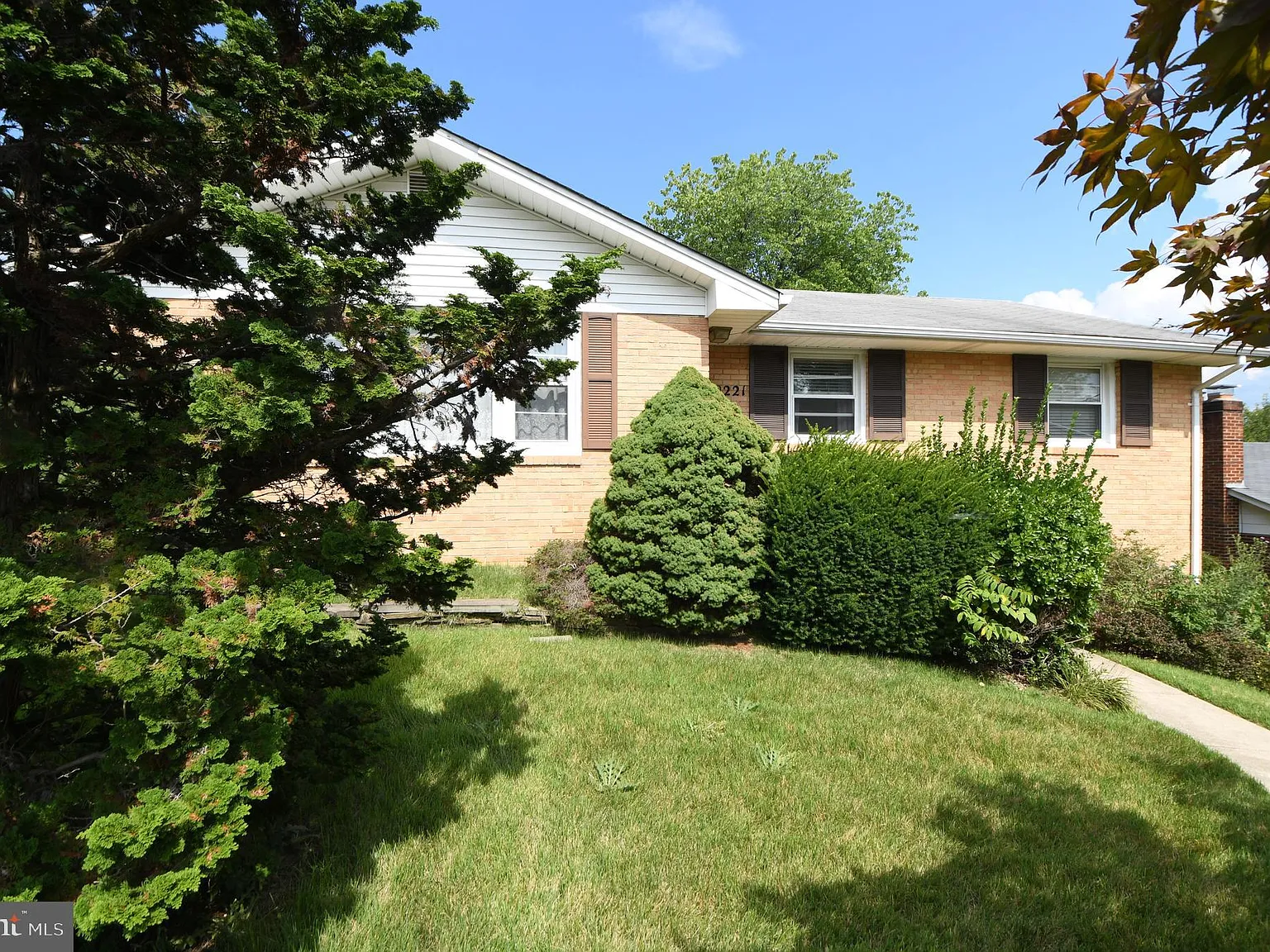 5 bed, 3.0 bath, 2535 sqft, $3,750 — Photo 3