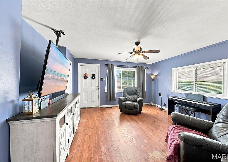 7903 Harlan St, Saint Louis, MO 63123 | MLS #26058393 | Zillow