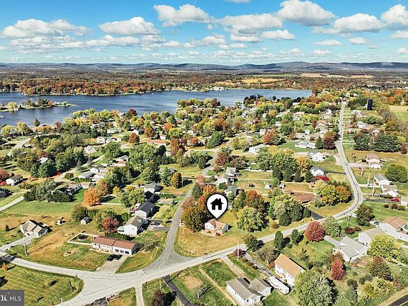 4th image of 42 Pemberton Dr