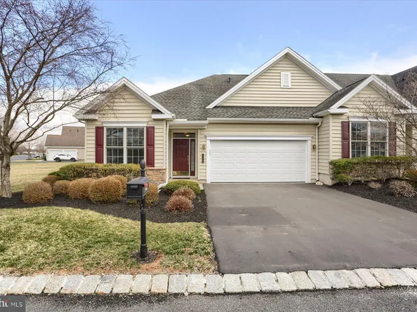 138 Congress Dr, Mechanicsburg, PA 17050