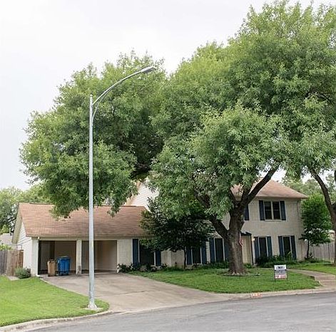 Remodeled on cul-de-sac lot