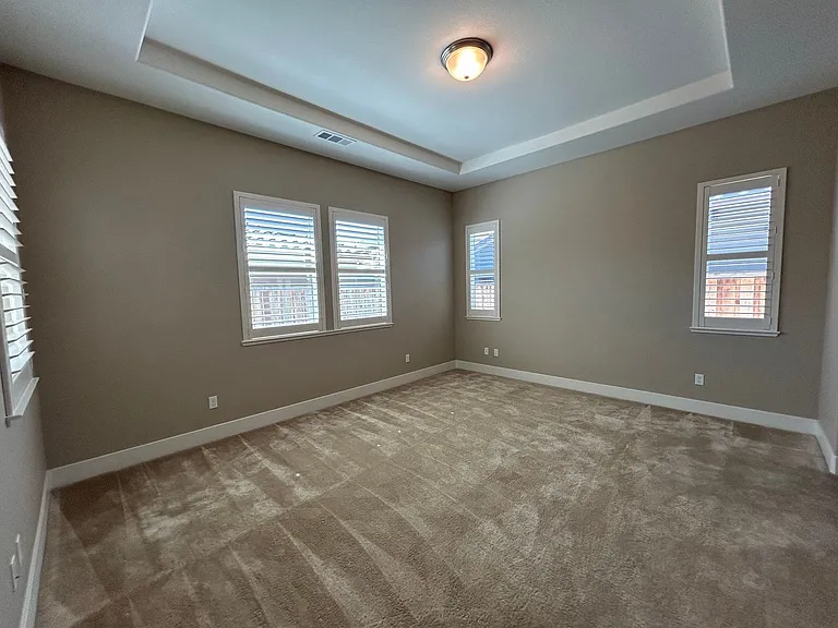 2130 Red Oak Dr — Photo 9