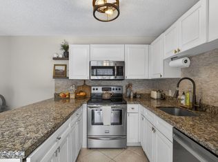 121 1st Terrace, Palm Beach Gardens, FL 33418