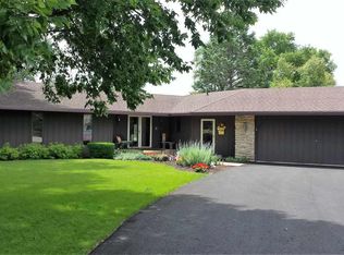 1901 Pearl City Rd, Freeport, IL 61032