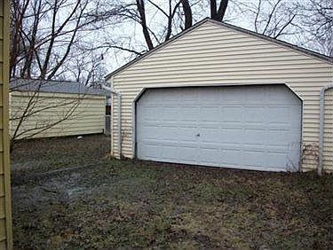 3rd image of 218 Hayes Ave