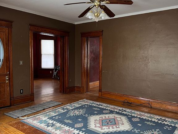 4th image of 135 S 6th St