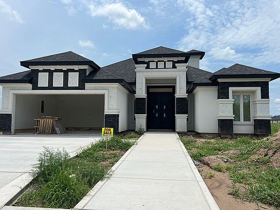 2nd image of 2904 Zarzamora Ave