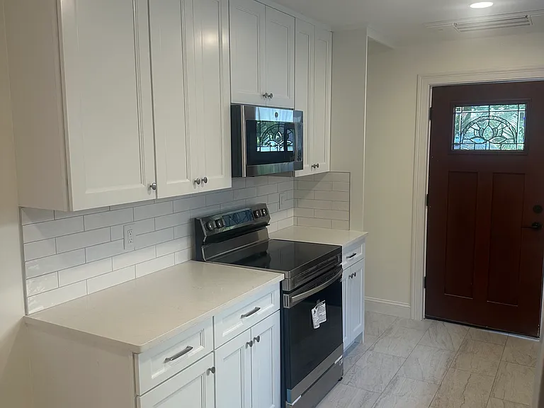 65 Cox Ave — Photo 6