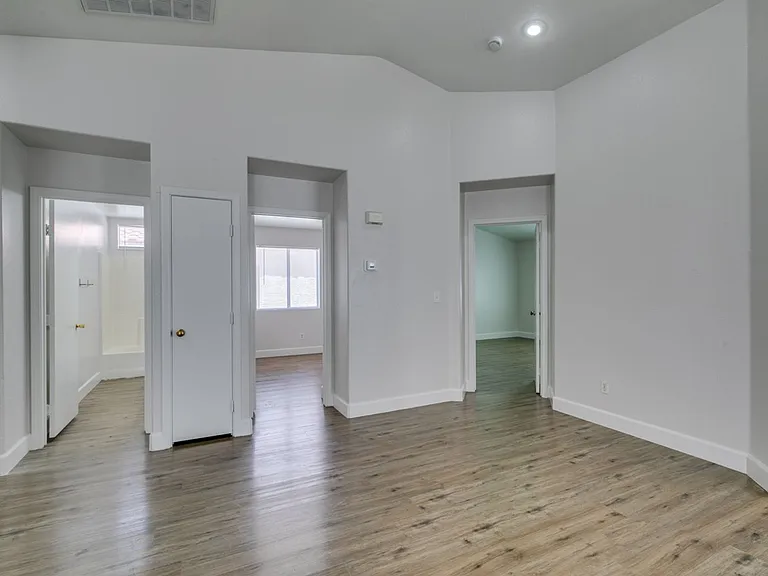 9660 Crystal Ridge Rd — Photo 16