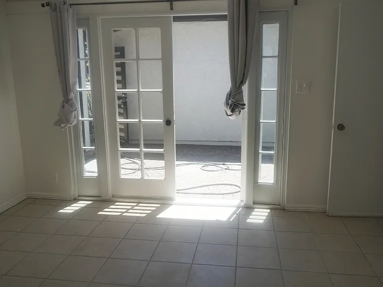 221 S Topo St — Photo 16