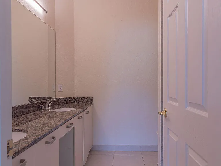 44 SE Sedona Cir #102 — Photo 11