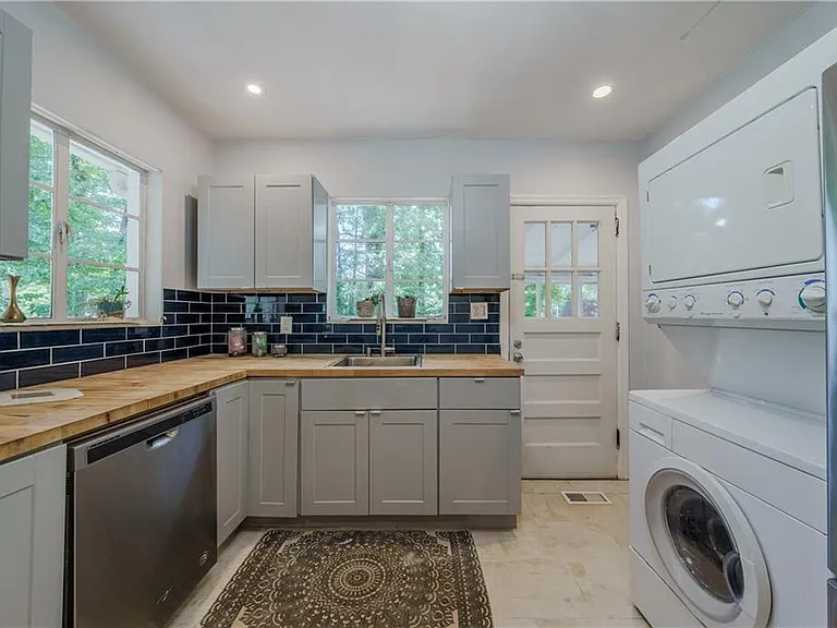 1920 W Forrest Ave — Photo 13