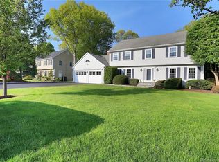 380 Orchard Hill Ln, Fairfield, CT 06824