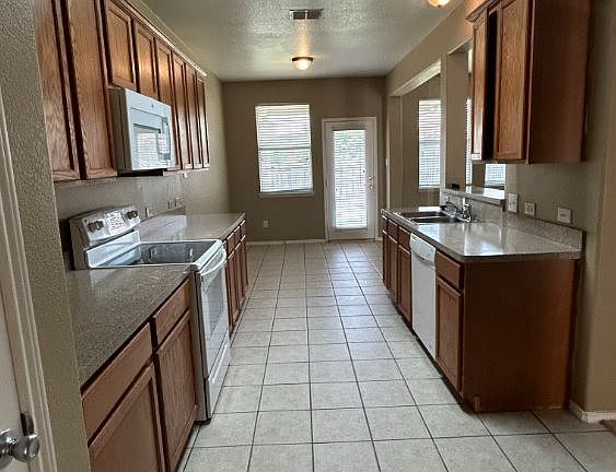 Kitchen 3