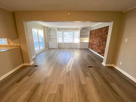 5th image of 102 Glenn Dr