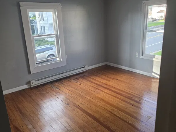 5472 Main St APT 201, Stephens City, VA 22655