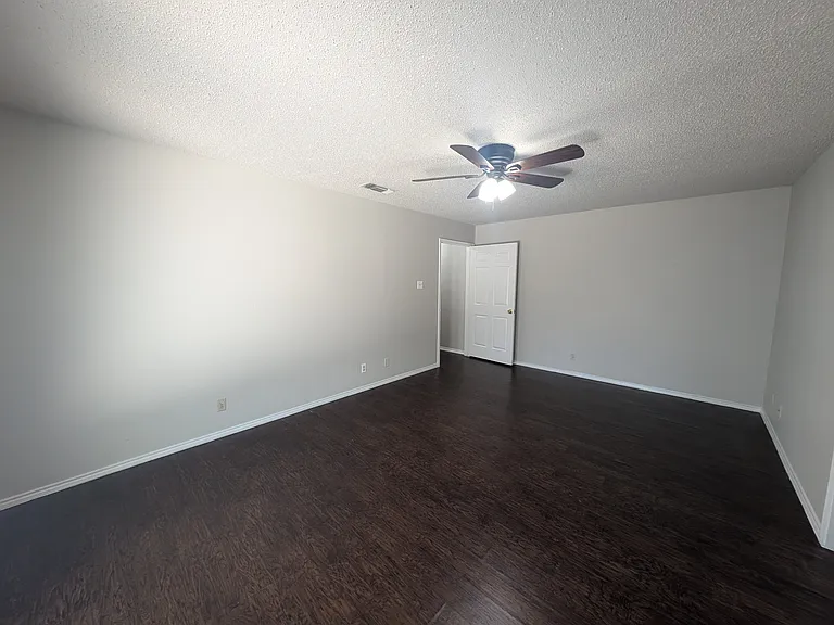115 Meadowview Dr #4 — Photo 9