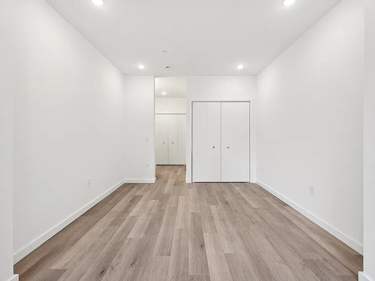 130 Monitor Street — Photo 9