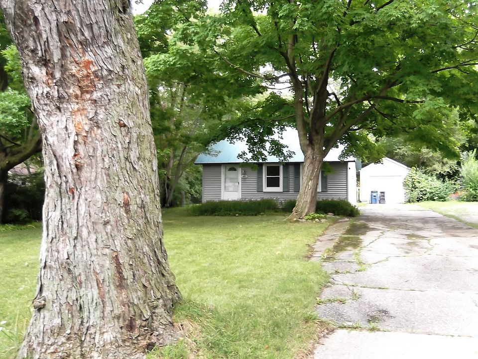 1st image of 2643 Maplewood Ave