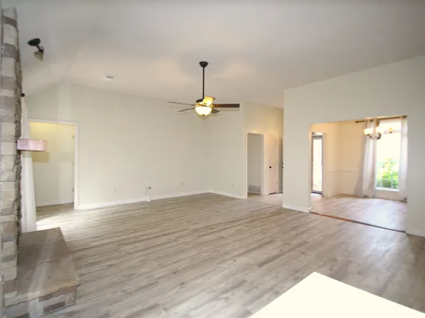 70 Country Forest Dr, Oakland, TN 38060