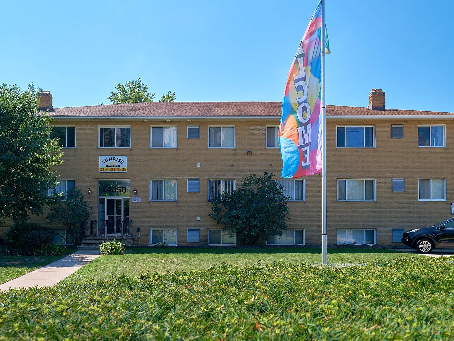 Sunrise Apartments — Photo 1