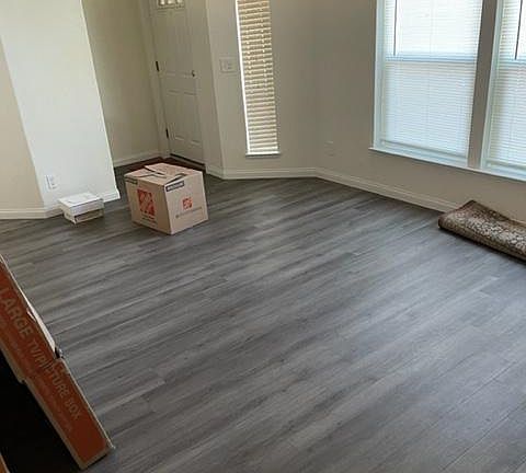 5th image of 3843 Whitney Ave