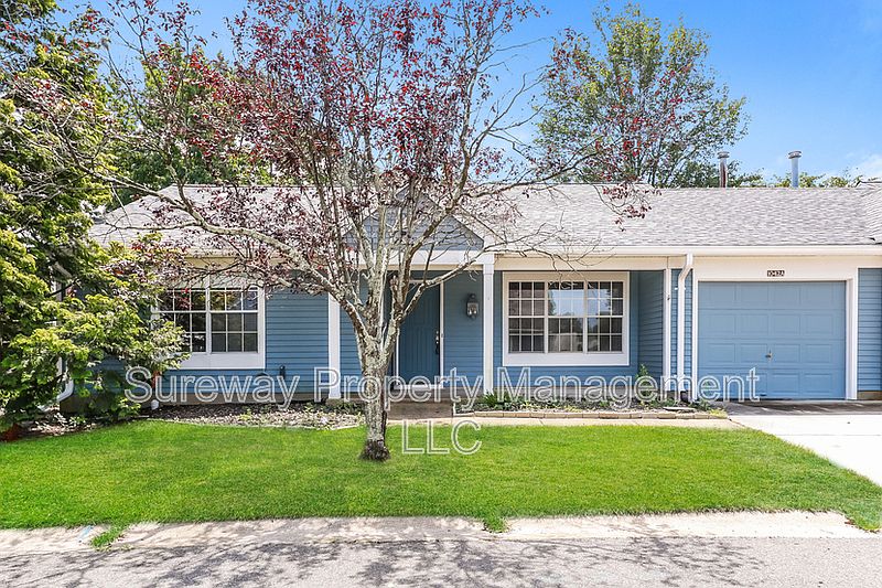 1st image of 1042A Canterbury Dr
