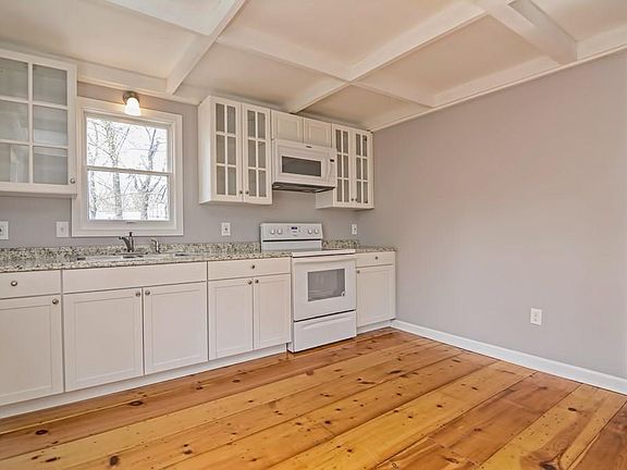 3rd image of 91 Milk St