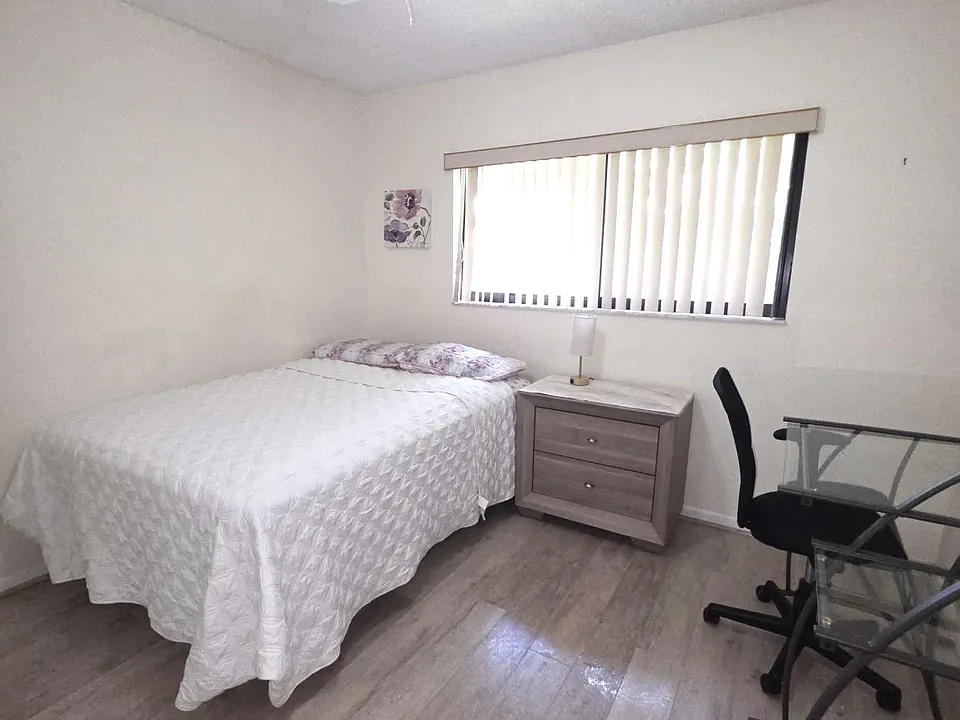 N Belfort Cir