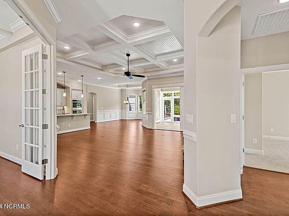 5th image of 3085 Smeades Drive